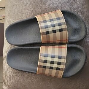 Kids Burberry slides
